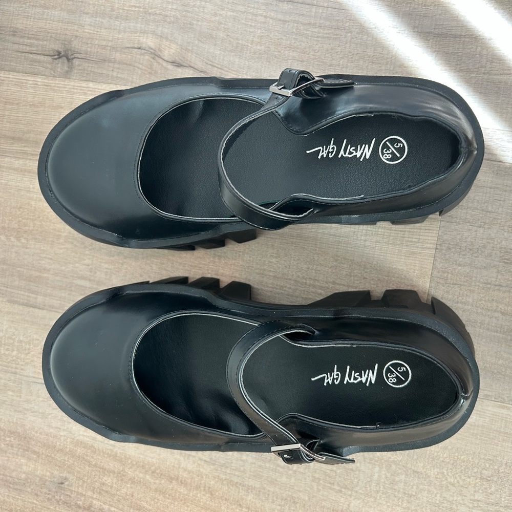 Nasty Gal Women’s 38 European 7.5 US Chunky Black Mary Janes - Picture 2 of 4